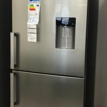 Réfrigérateur combiné Samsung grand volume 432L No Frost Distributeur d'eau intégré 
