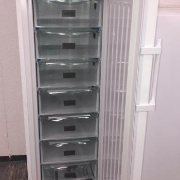 Congélateur armoire Liebherr SmartFrost 7 compartiments 